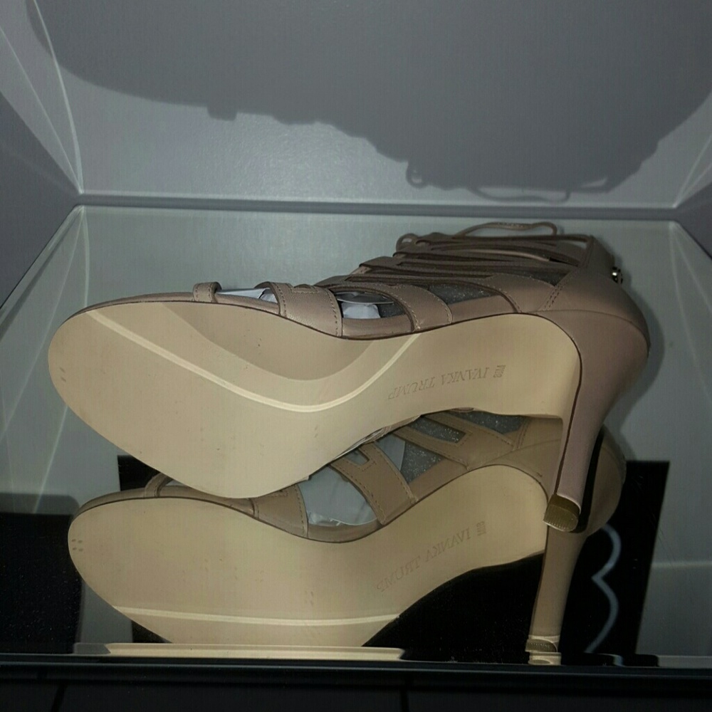 * FINAL PRICE*NEW IVANKA TRUMP HALLEE SANDALS - Picture 8 of 8