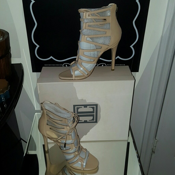 * FINAL PRICE*NEW IVANKA TRUMP HALLEE SANDALS - Picture 2 of 8