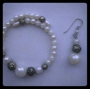 Glass Pearls Wire Bracelet Earrings Set