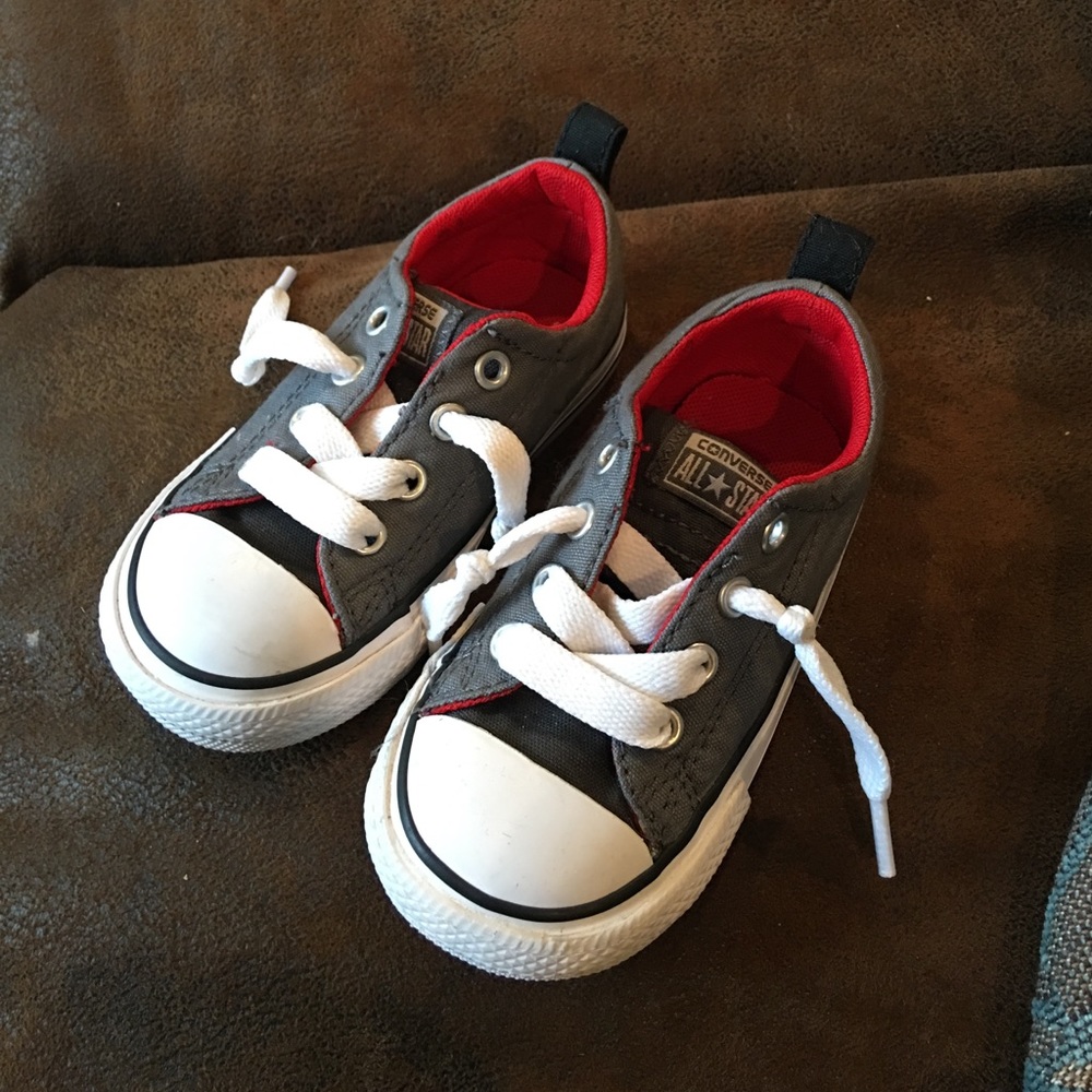 Toddler size 6 converse