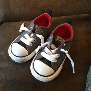 Toddler size 6 converse