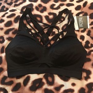 NWT Victoria Sport strappy bra