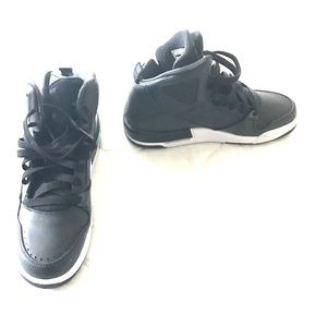 Jordan Flight sneakers youthsize 6boys (women's 7)