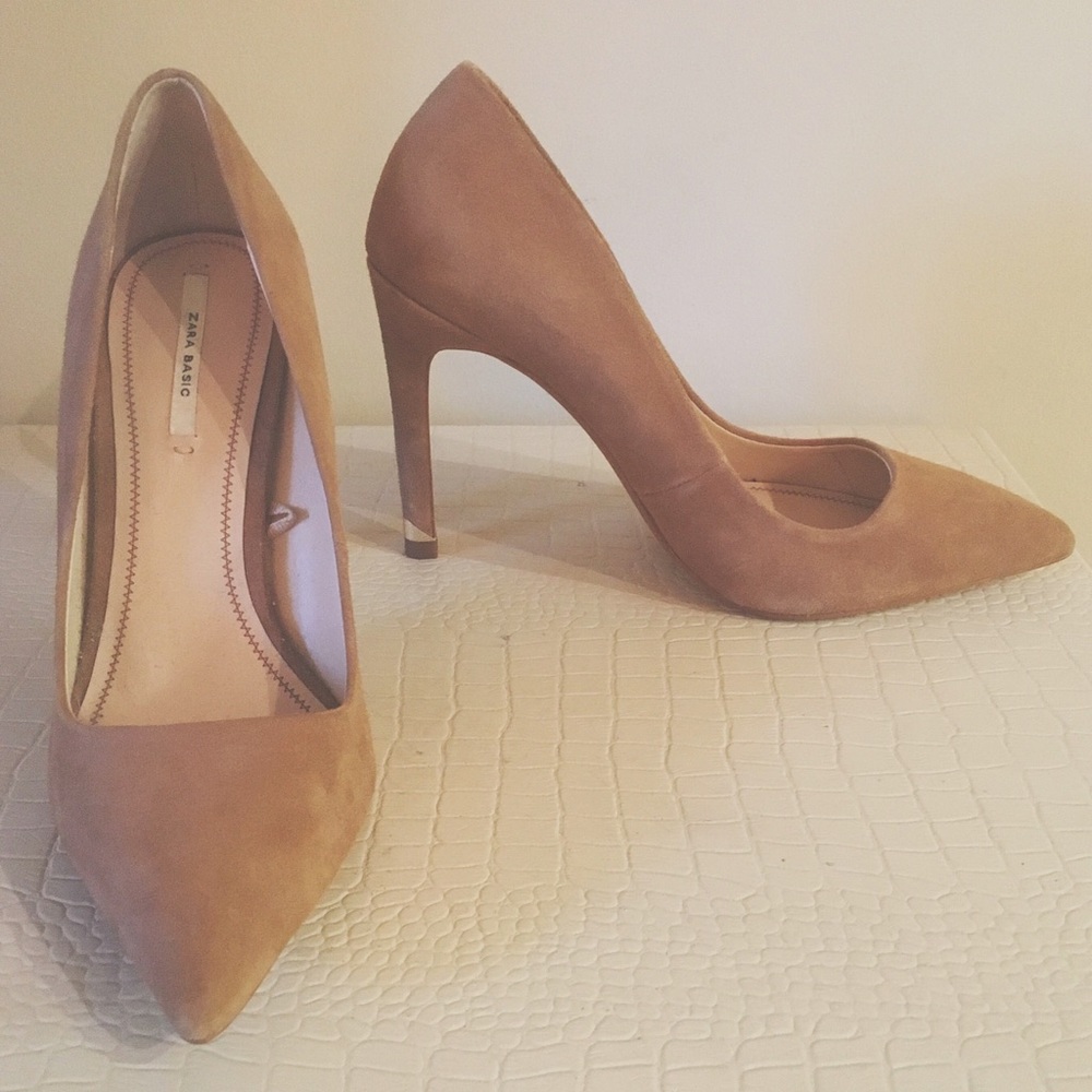 NWOT Zara basic suede pumps 36