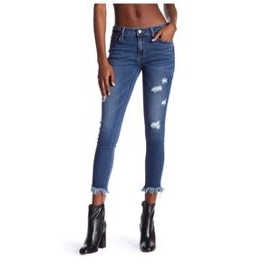 Uneven Frayed Skinny Jean