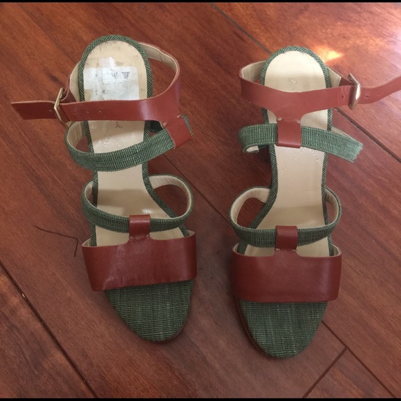7 for all mankind sandals - Picture 4 of 8