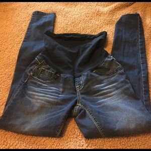Maternity skinny jeans
