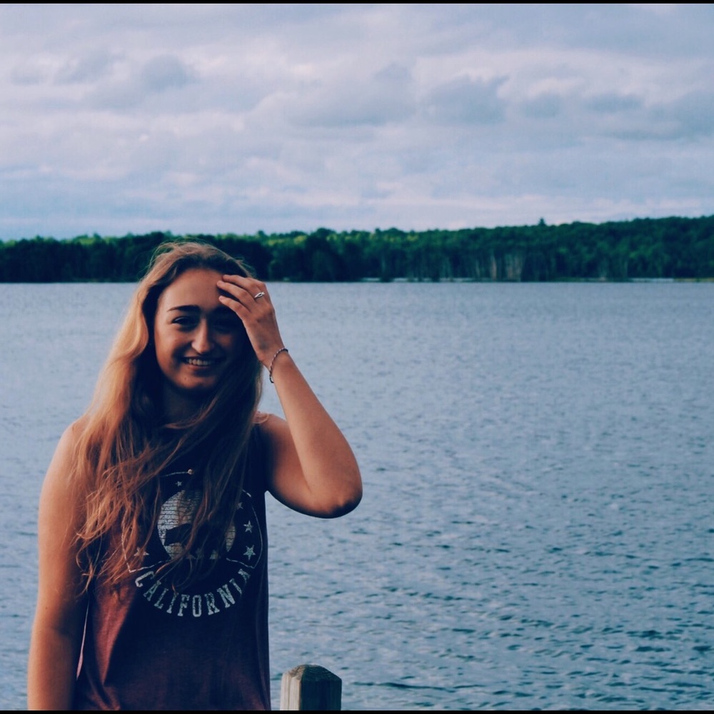 Meet Posher, Sarah ( "why" I'm selling my clothes)