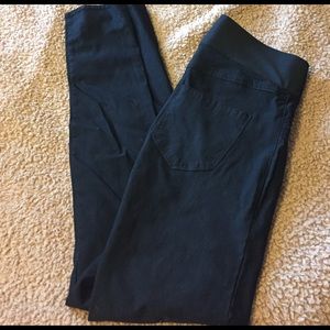 NWOT skinny maternity pants