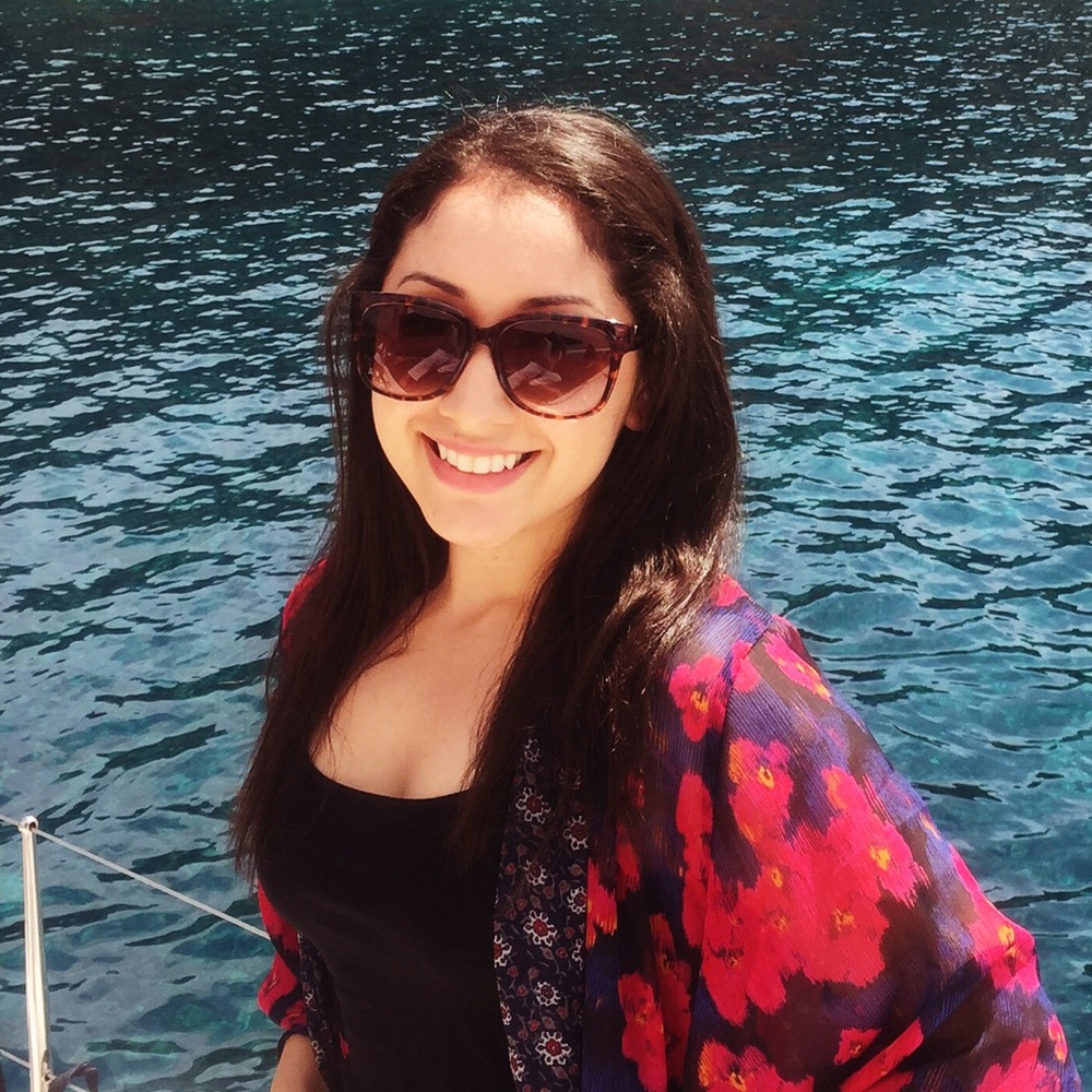 Meet your Posher, Adriana