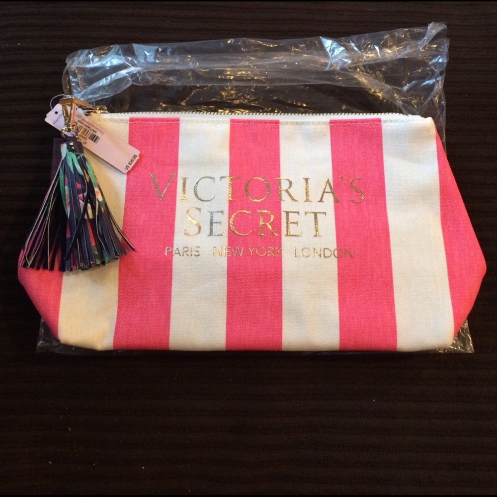 Victoria's Secret travel bag - Picture 1 of 2