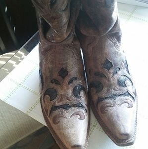 Like new Corral boots 8M