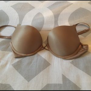 Nude bombshell push-up bra