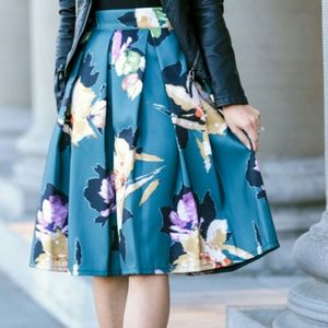 NWT Floral Pleated Skirt
