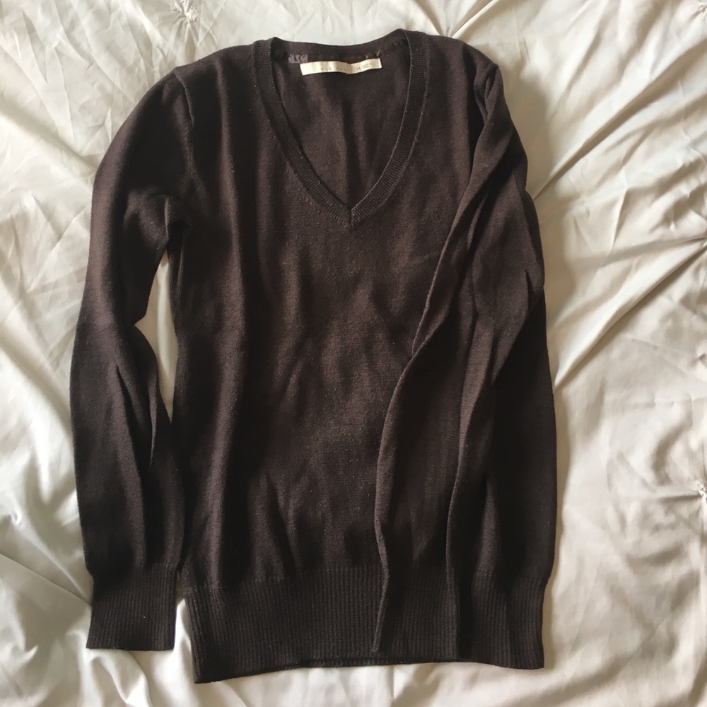 Old navy v-neck sweater, size medium