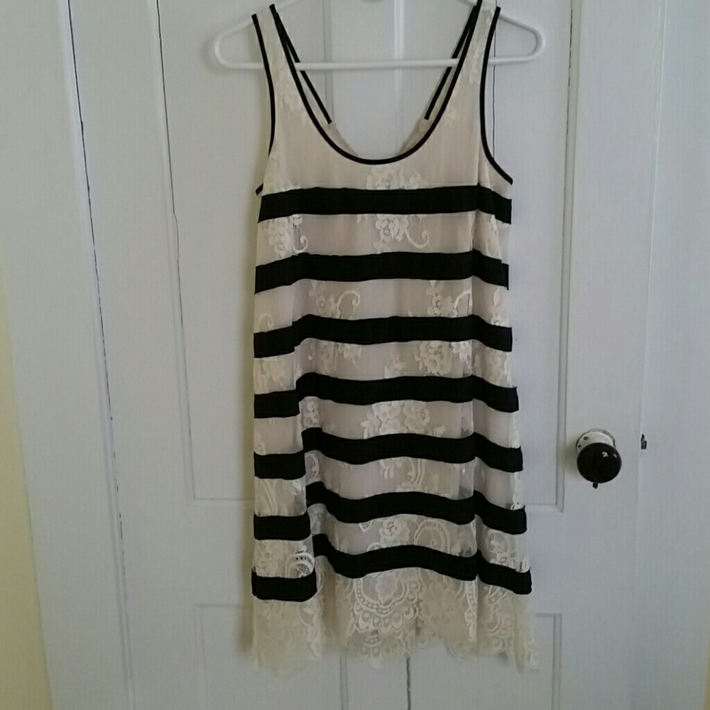 BCBG Ivory & lace dress
