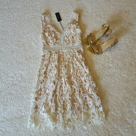 HP Romeo & Juliet Couture ivory lace dress NWT! - Picture 3 of 4