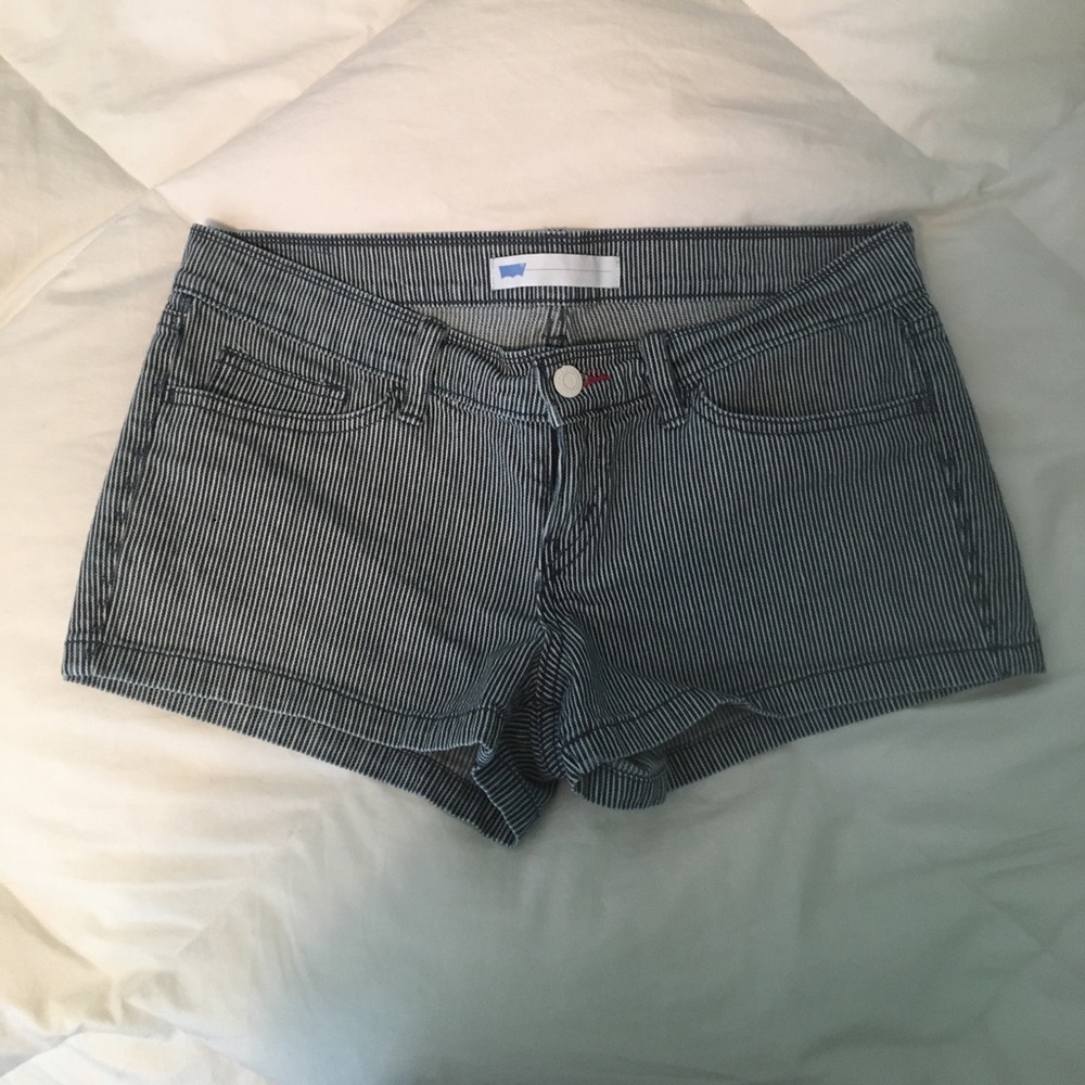 Levi short shorts