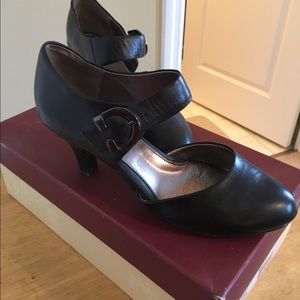 Sofft Vega black heel.