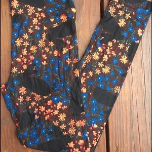 Lularoe OS one Size Rabbit Animal Leggings