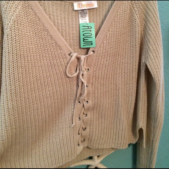 Atown knitted log crop top - Picture 4 of 4