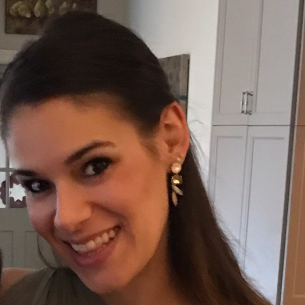 Meet your Posher, Elizabeth
