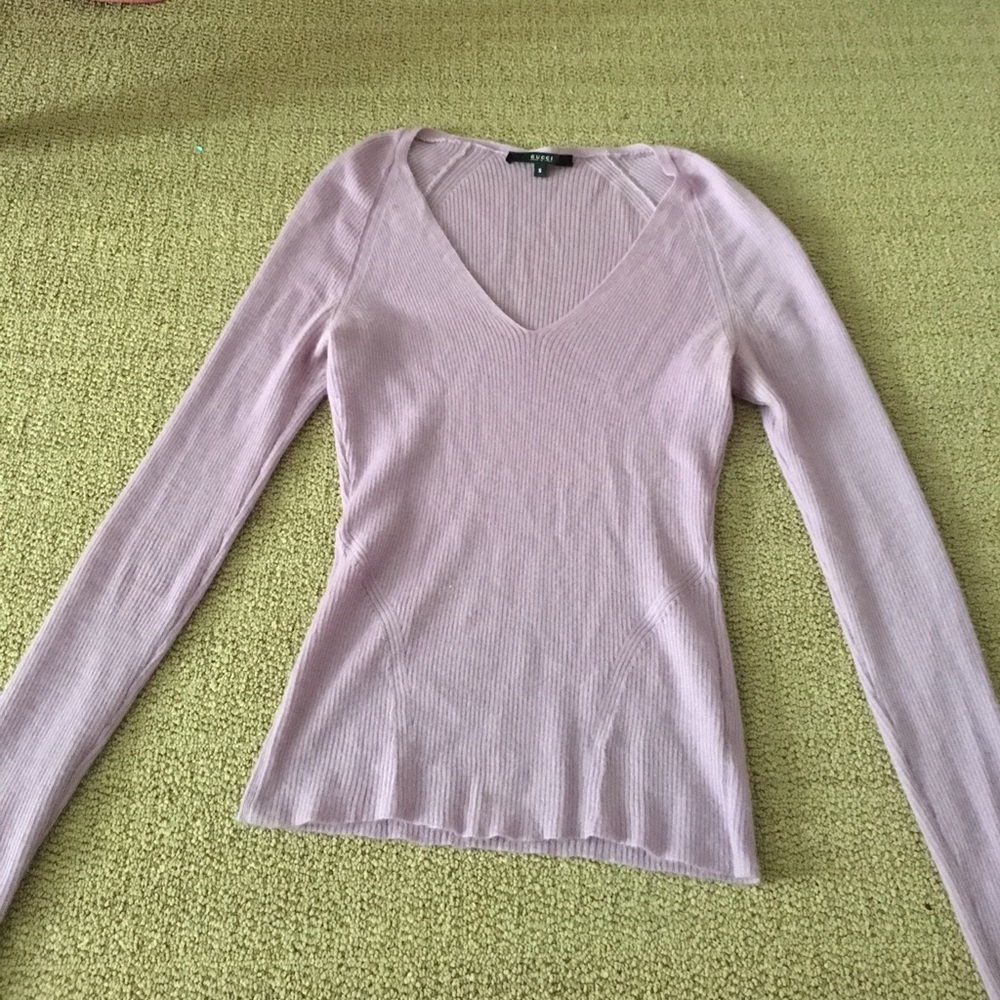 Gucci lavender 100% cashmere long sleeve