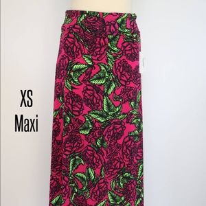 LuLaRoe XS Maxi. Worn 2 times. No damages at all.
