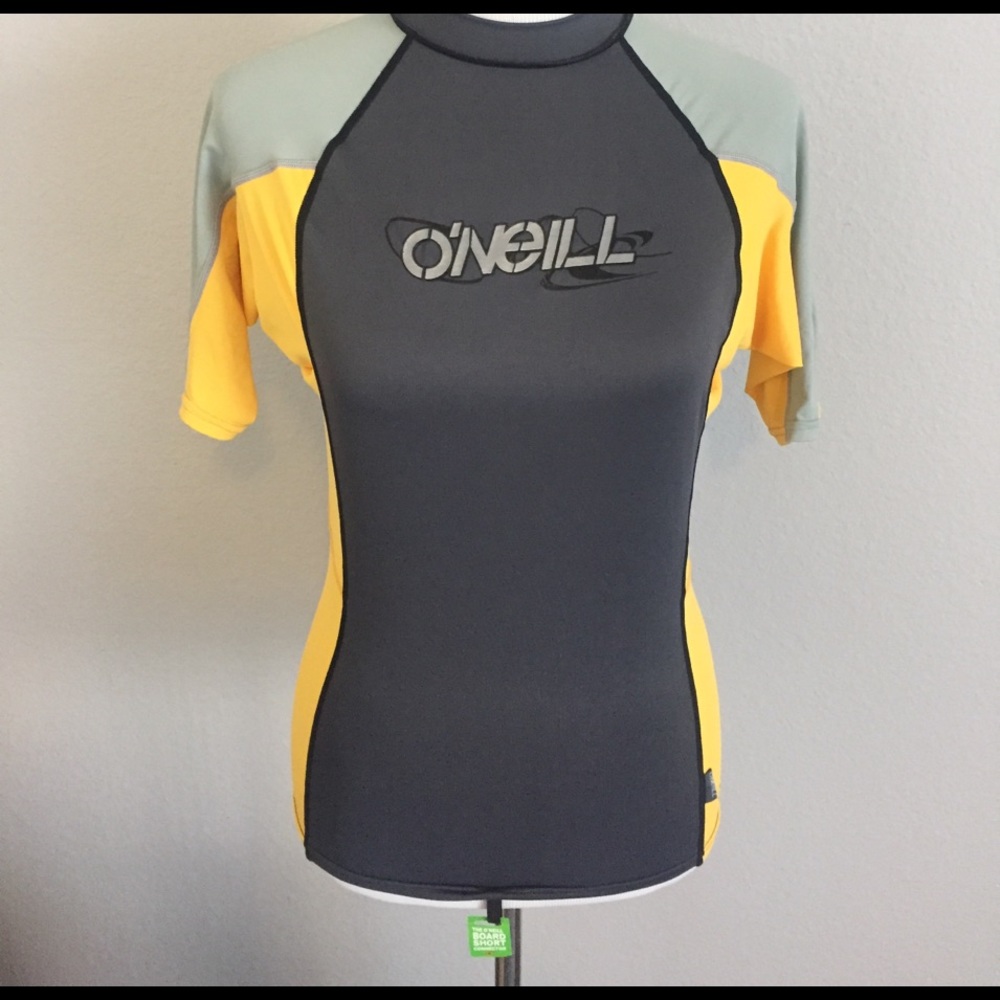 O'Neil Women's 6oz skins rash-guard 50+ UV block