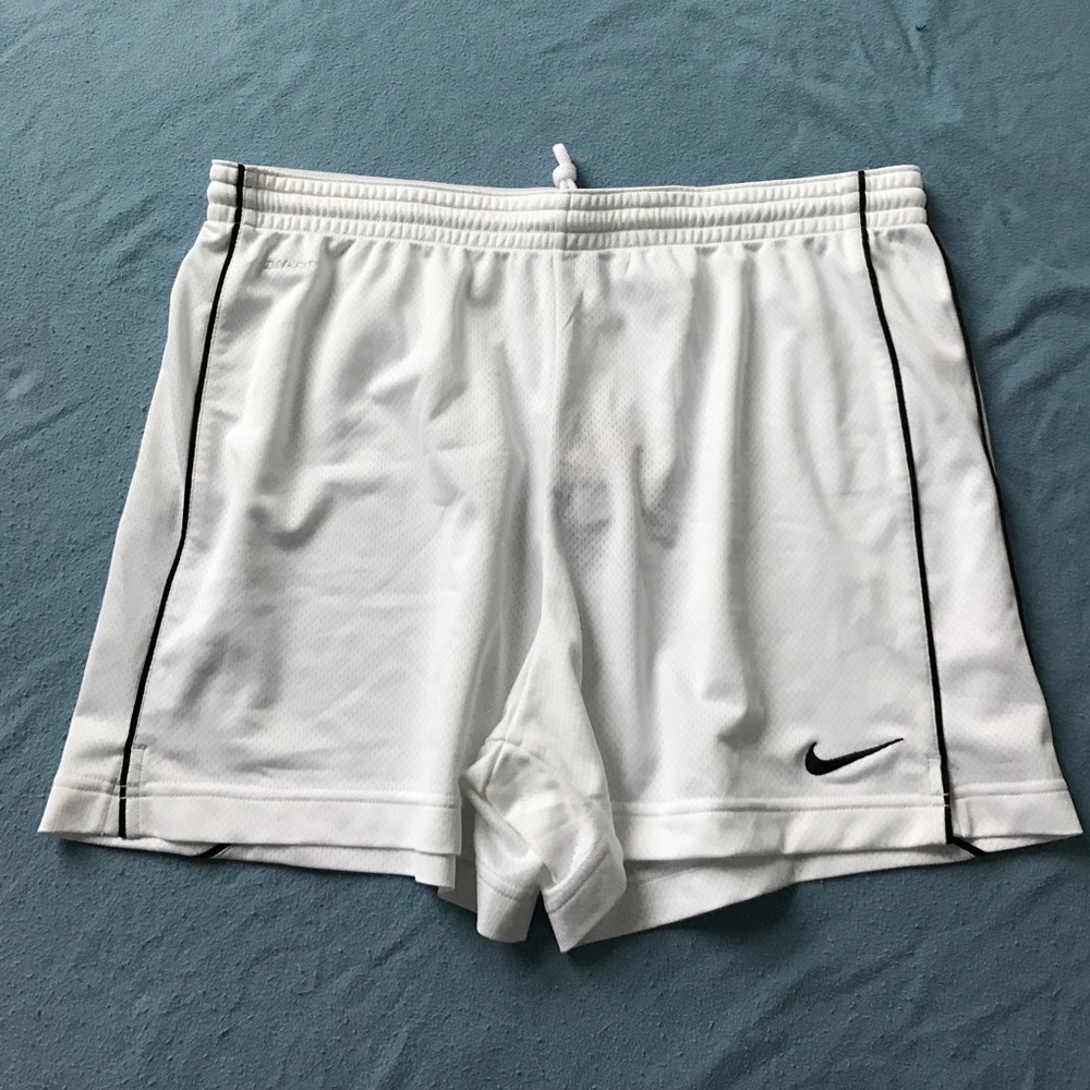 NWT White Nike shorts