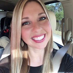 Meet your Posher, Carey