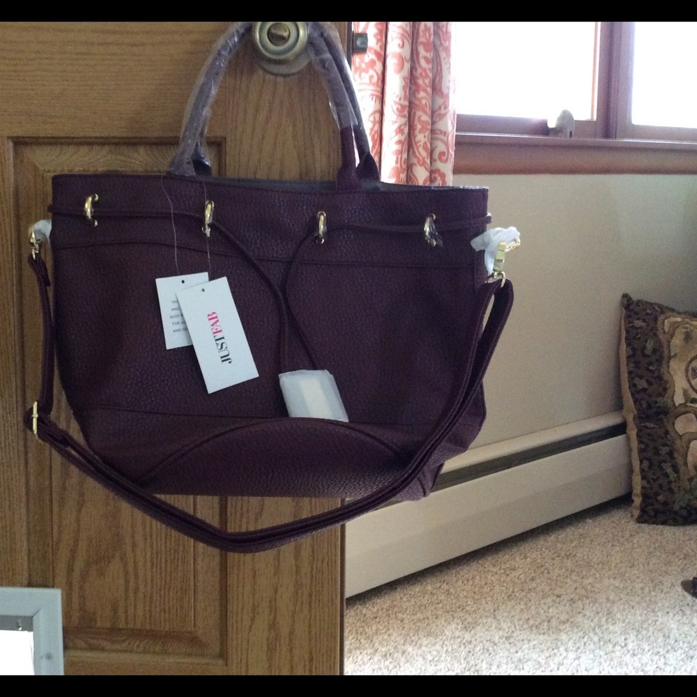 Medium to large sized purse