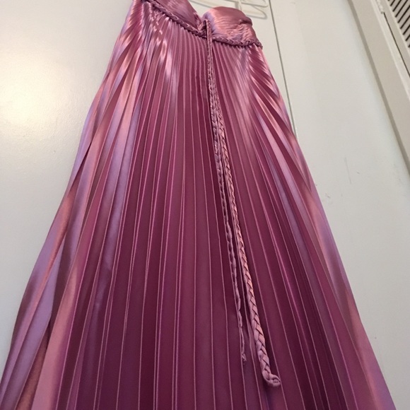 Dress - Picture 2 of 4