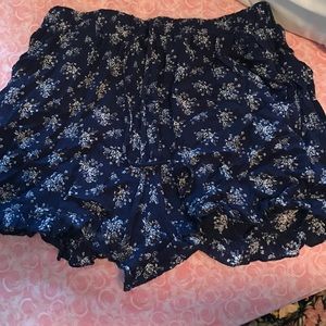 Floral navy shorts