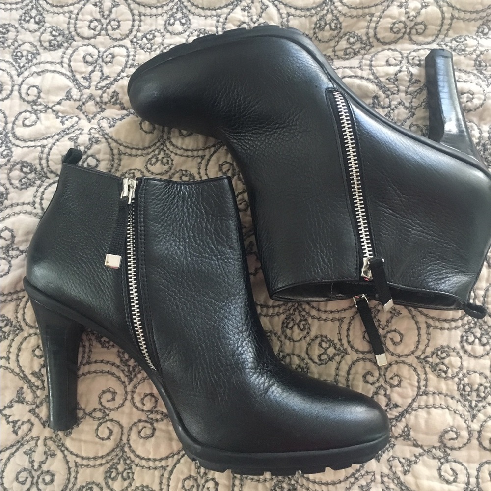Eli's Tahiti ankle booties