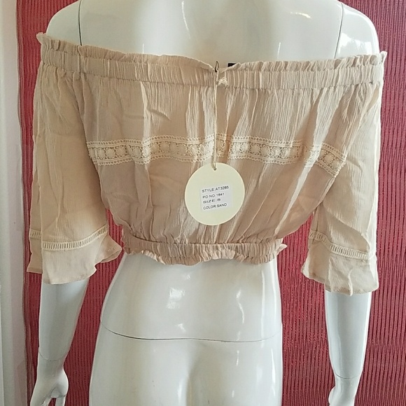 🔴 4 FOR $20! Off Shoulder top - Picture 4 of 6