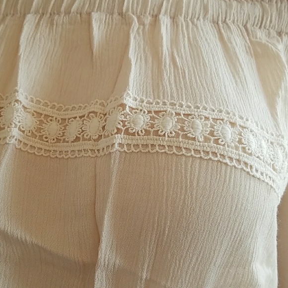 🔴 4 FOR $20! Off Shoulder top - Picture 5 of 6