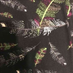 LULAROE TC feather leggings. BNWT!!