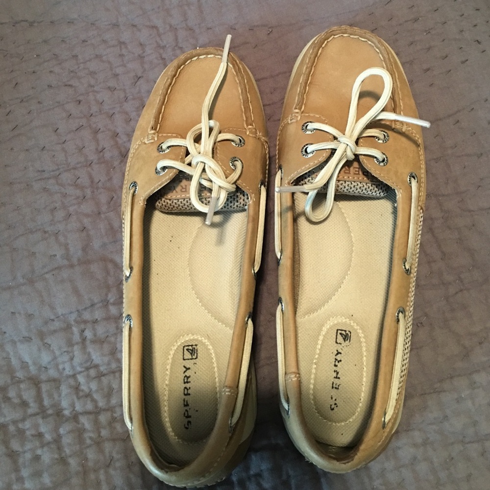 leather sperrys