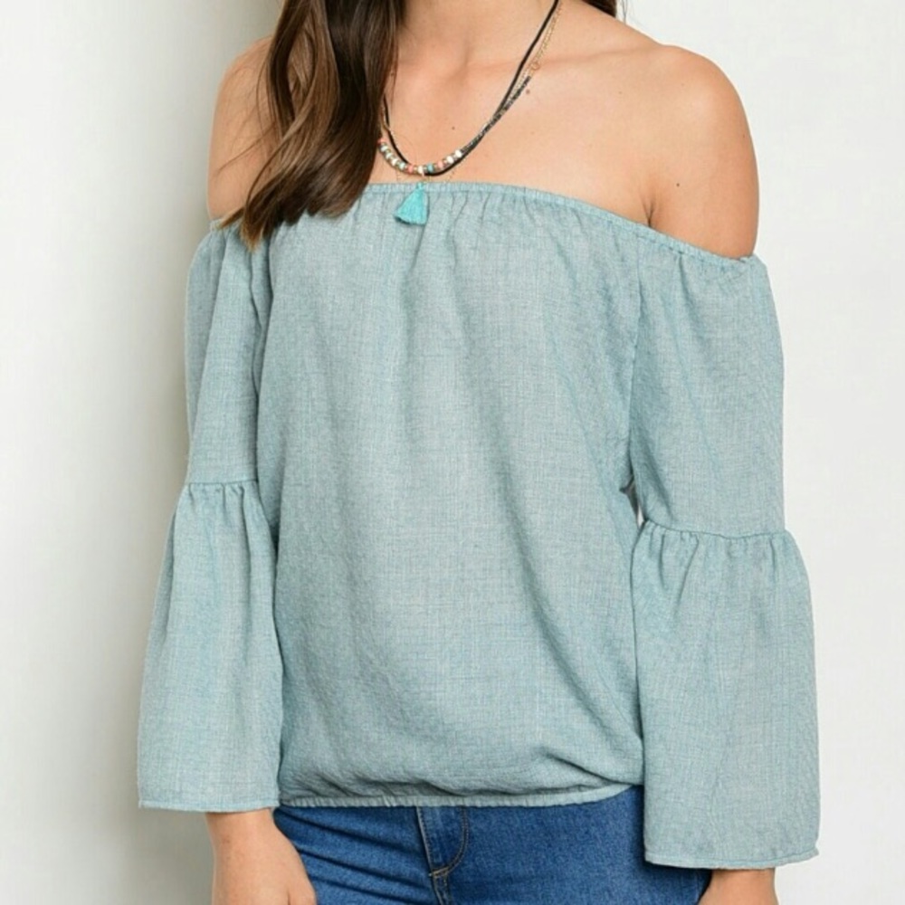 💚 SOLD 💜Bell Sleeved~off the shoulder tunic top💜