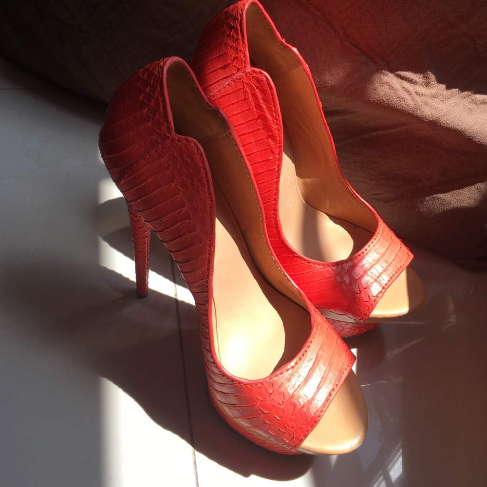 Beautiful leather platform high heels by L.A.M.B