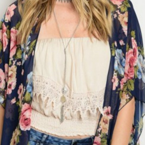 🔴 4 FOR $20!  Crochet Crop top - Picture 4 of 5