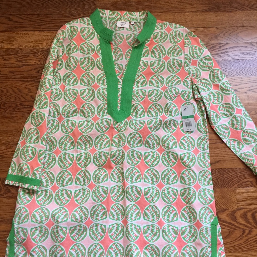 Crown & Ivy seashell tunic Sz Large