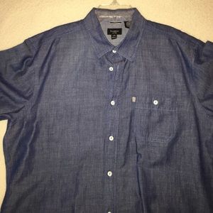 Like new condition Short sleeve shirt