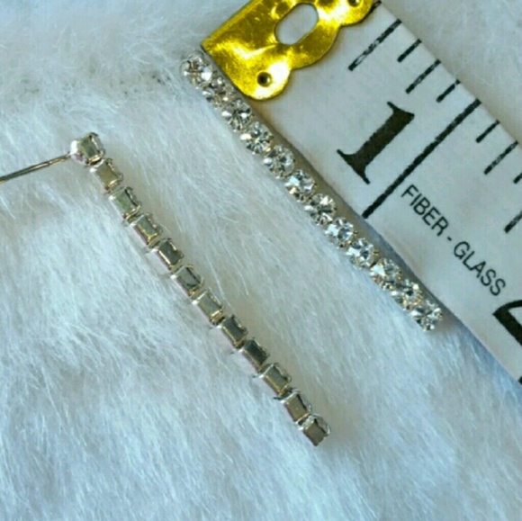 Dangly Rhinestone earrings NEW - Picture 3 of 3