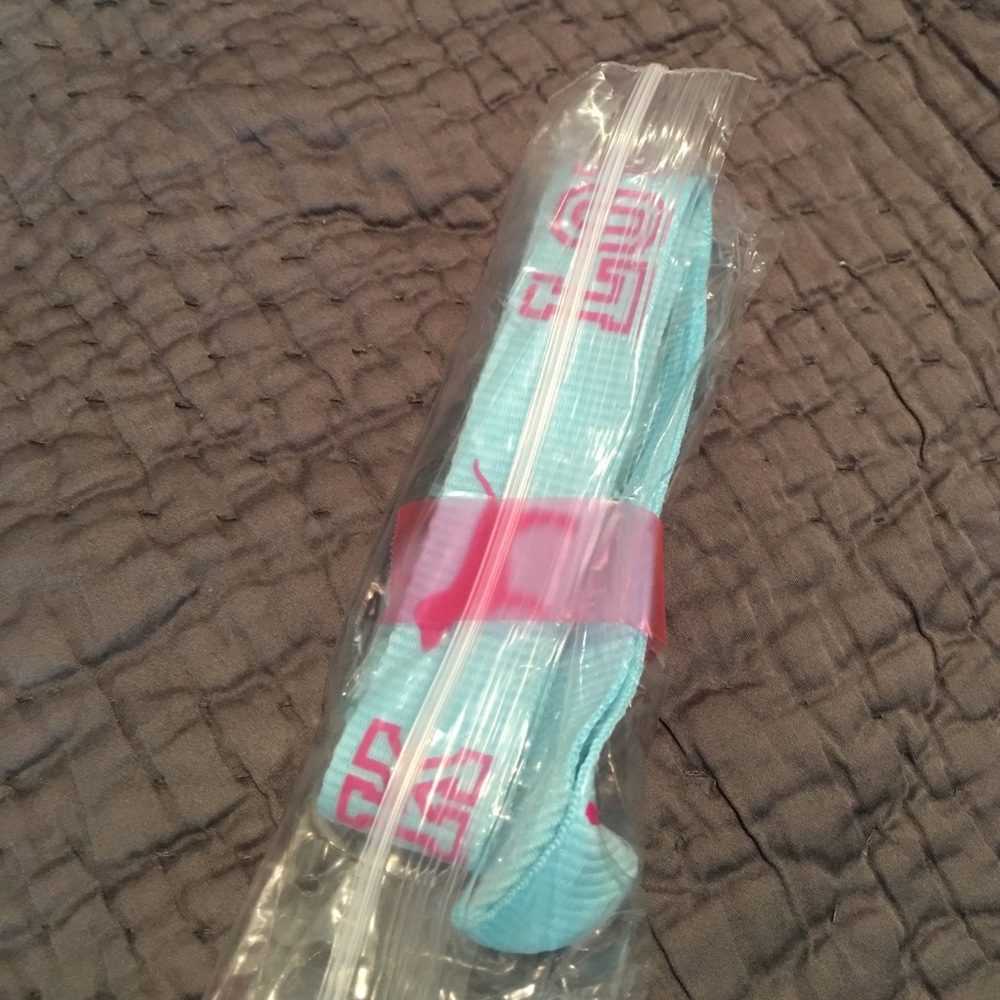 blue and pink landyard