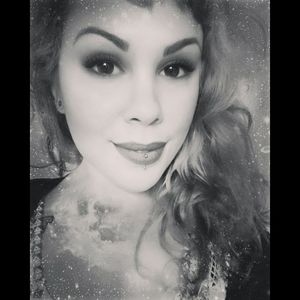 Meet your Posher, Kelli