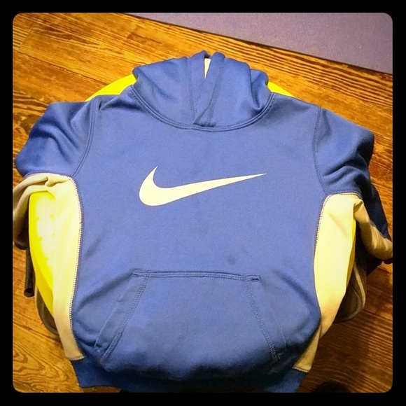 Nike Hoodie Size 5 Therma-fit - Picture 1 of 3