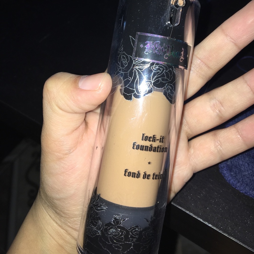 KAT VON D lock-it foundation!!!