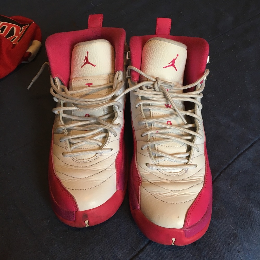 Jordan 12 vivid pink